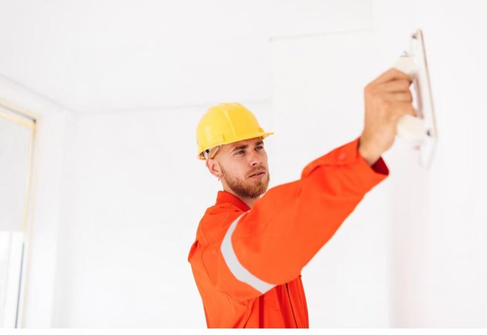 Instalar corcho proyectado en interiores y fachadas para combatir la humedad